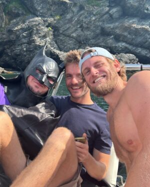 Ragnar Le Breton Instagram - Vive la Bretagne terre de brave ❤️❤️❤️le Batman prend le large