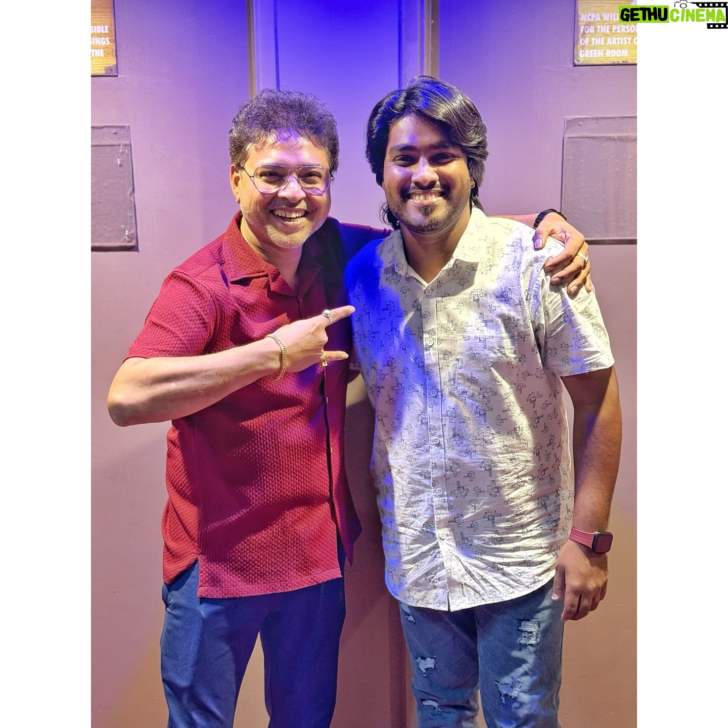 Rahul Deshpande - 3.9K Likes - l’m feeling so happy to be part of this musical project (maadhurya)
Thank you @priyanka.barveTai @rahuldeshpandeofficial Dada
And all great musicians 😍😘🙏🏻
@sanjoygtr @nikhilphataktabla @rohanvanage @milindvasudevkulkarni @ninadbansuri @prabhu_ki_nidhi_kathak