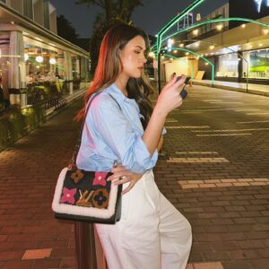 Raisa Andriana Instagram - Maaf aku bukan lagi ngacangin kamu, cuma lg ada bulutangkis 🏸