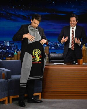 Ralph Macchio Instagram - Last night on @fallontonight special presentation to @jimmyfallon #fallontonight @joseph.episcopo @jillfritzopr @jillfritzopr @sfertelmes @cobrakaiseries @karatekidmovie