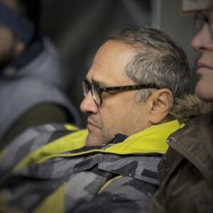 Rambod Javan Instagram - کمی از پشت‌صحنه‌ی زودپز با تعدادی از رفقا و همکارهای عزیزم.
عکاس: مهران جون ملکوتی(صدابردارخفن) عکس آخر

زمستان ۱۴۰۲