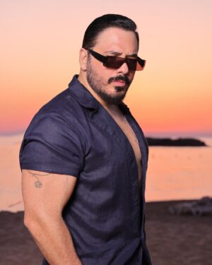 Ramy Ayash Instagram - يا ملك الغرام 🎶 
حبك مش حرام 🎶🤍
#اهلا_بالجمال #AhlanBilJamal

#ramyayach #رامي_عياش