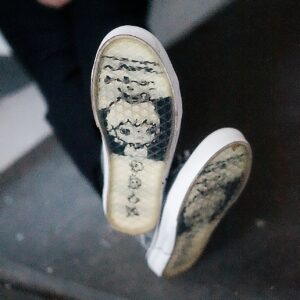 Rangga Moela Instagram - @vans.indo x Hirono available at selected vans stores only with limited stock!mulai hari kamis tanggal 25 juli ✨
• 
tersedia di vans gandaria city,pondok indah mall,MKG,aeon sentul,galaxy mall & tunjungan plaza surabaya,dan PVJ bandung.
#VansIndonesia #VansxHirono