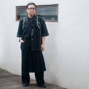 Rangga Moela Instagram - dressed up for #Guerlain Fragrance Masterclass session. 

discover the exclusive collection of olfactory masterpieces crafted by the hands of guerlain parfumers L’ART & LA MATIERE ✨

shirt : @ts.the.label 
skirt pants : @3mongkis