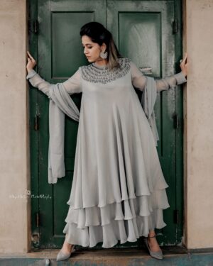 Ranjini Haridas Instagram - 📷@sajidsalim__ 
✍🏻🎨 @sreejith_karthika77
Outfit courtesy : @madebymilankochi
💅🏻@rahul_lebeaute @lebeaute_adoor