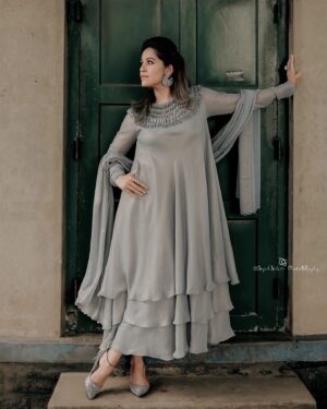 Ranjini Haridas Instagram - 📷@sajidsalim__ 
✍🏻🎨 @sreejith_karthika77
Outfit courtesy : @madebymilankochi
💅🏻@rahul_lebeaute @lebeaute_adoor