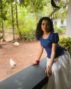 Ranjitha Menon Instagram - അപ്രതീക്ഷിതമായി നമ്മളിൽ വസന്തം ഒരുക്കും.., ചിലയിടങ്ങളും, ചില നിമിഷങ്ങളും…!!! 

#kolom #moments #captured 
📷 @sunil_cher