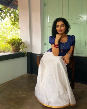Ranjitha Menon Instagram - അപ്രതീക്ഷിതമായി നമ്മളിൽ വസന്തം ഒരുക്കും.., ചിലയിടങ്ങളും, ചില നിമിഷങ്ങളും…!!! 

#kolom #moments #captured 
📷 @sunil_cher