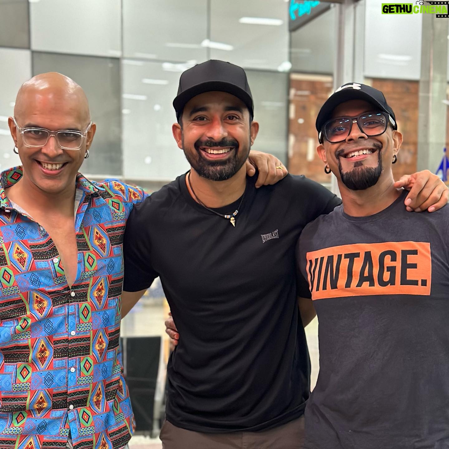 Rannvijay Singha - 92.4K Likes - I started a new journey today and with that crew I spoke about the first time I came to Goa, which was on Roadies 1, so we obviously spoke about @instaraghu & @rajivlakshman .
We then spoke about Miditech the production house that made roadies 1, so we spoke about @nivedithalva β when I reached the airport I met all three of them! I feel they were here to bless me in a way for this new journey that I have embarked upon! This was serendipitous!
#satnamwaheguruΰ©΄ ππΌπ
#whatacoincidence