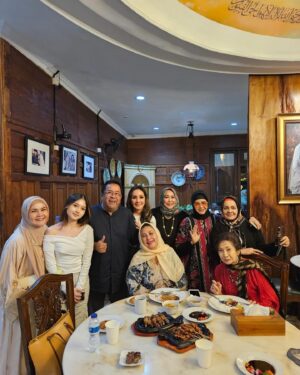 Rano Karno Instagram - buka puasa bersama para Cnior D’Rumah Kita Menteng