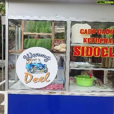 Rano Karno - 2.5K Likes - Sabtu & Minggu @warungdoel kembali buka dr jam 07.30-13.00 .. sampe ketemu kite makan sambil nyanyi² bareng...