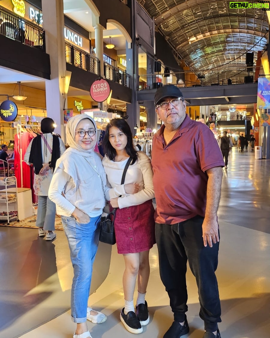 Rano Karno - 7.6K Likes - Temenin cucuku makan malam
