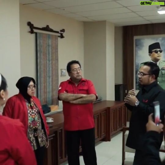 Rano Karno - 1.6K Likes - Bismillah... Persiapan bersama Ketua DPP PDI Perjuangan Bidang Kebudayaan, Ketua, Bendahara, dan Pengurus BKN PDI Perjuangan.
#BKNPDIPerjuangan
#RanoKarno
#RanoKarnoUntukGubernurBanten
#RanoKarnoJelasLebihBaik