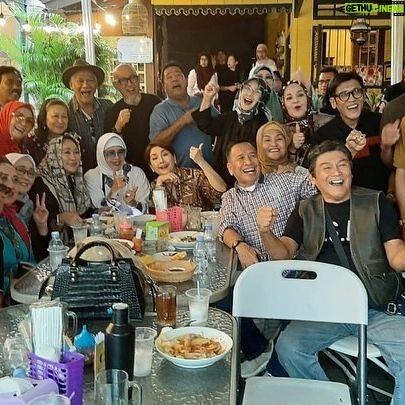 Rano Karno - 2K Likes - Syukuran bersama para Artis senior ,selamat berpuasa 🙏🏼