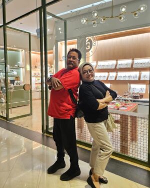 Rano Karno Instagram - Healing berdua istri tercinta