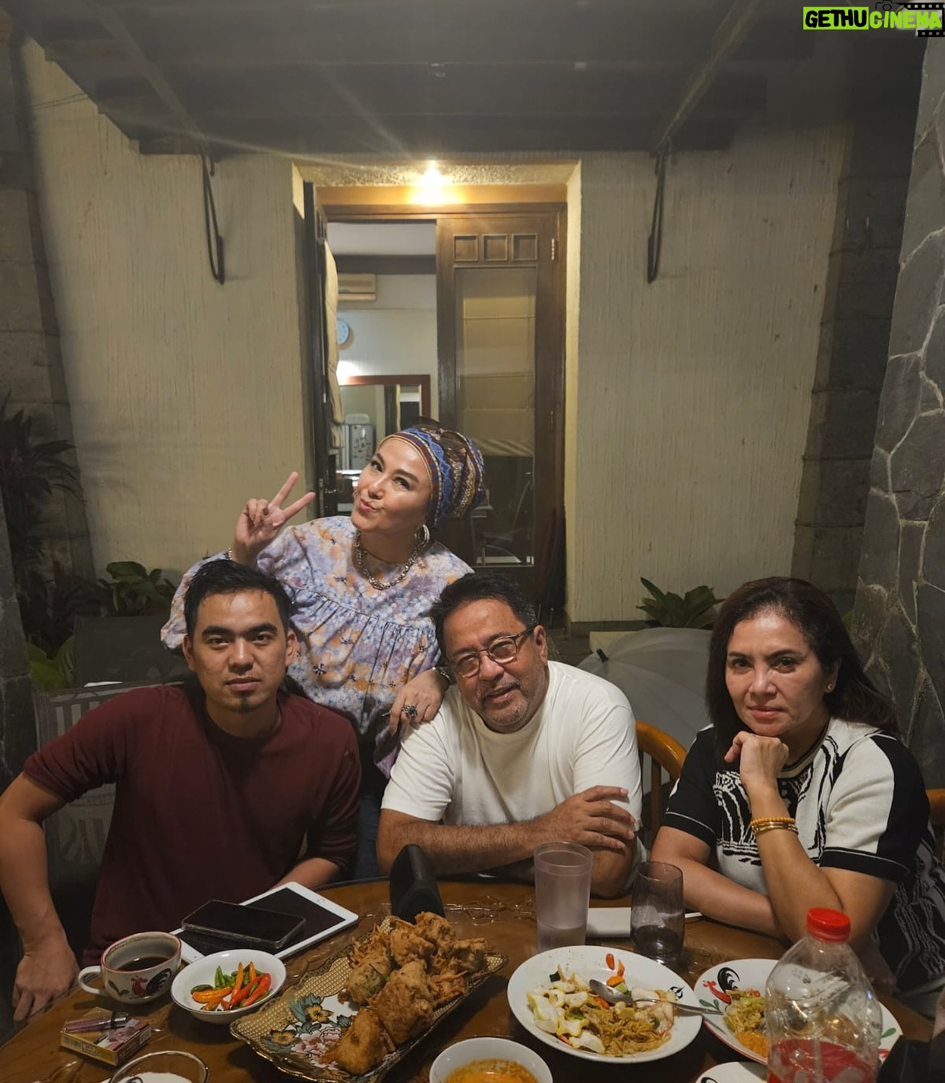 Rano Karno - 2.9K Likes - Rano Karno & Nella Regar mau ngapain ya mereka???? 😃