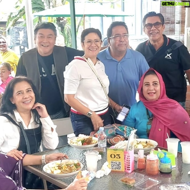 Rano Karno - 30.4K Likes - Tamu warung doel hari ini