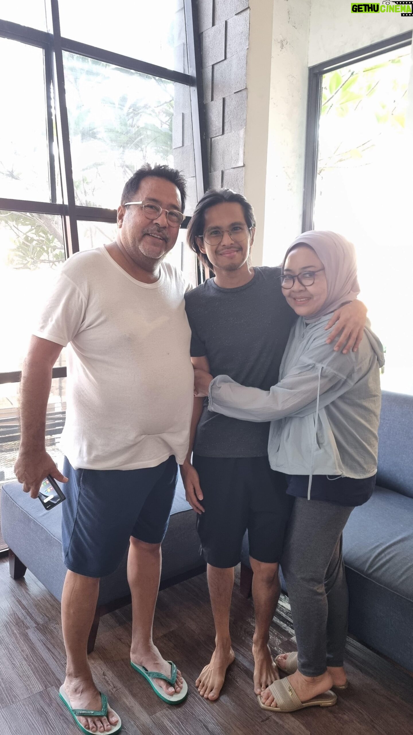 Rano Karno - 3.2K Likes - Happy Birthday anakku @raka.widyarma 🥳🥳 semoga selalu sehat.. sukses..usia yg berkah dan manfaat dan sll dalam lindungan Allah SWT..