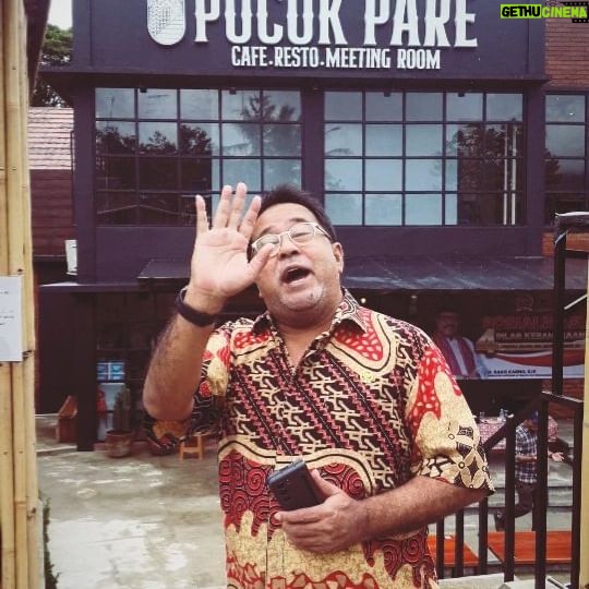 Rano Karno - 2.6K Likes - Halo teman teman IG, yuk kite sarapan dulu di @warungdoel besok sabtu & minggu sebelom Puasa kite libur 1 bulan.. nyok dateng yee, inget dr jam 07.30 - 13.00.
Jangan kesiangan ye biar kagak kehabisan makanannye..
Sampe ketemu..!