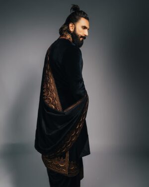 Ranveer Singh Instagram - 🖤✨