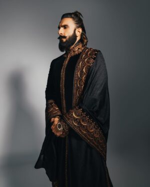 Ranveer Singh Instagram - 🖤✨