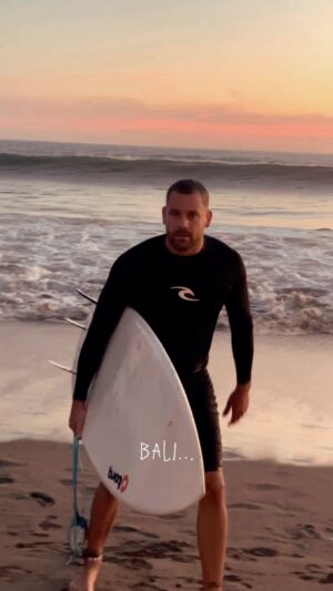 Raphaël Pépin Instagram - 🏄🏼‍♂️🌊☀️