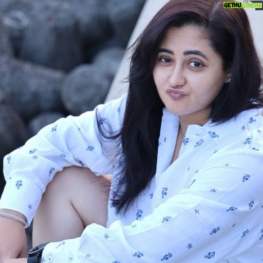 Rashami Desai - 305.5K Likes - Tumhe main achi nahi bohot achi lagti hun...
Hai na ? 😄😄😄
.
.
@gulaalindia
@viralmantra
@mk_click2
.
.
#rashamidesai #rashamians #whatmoreispossible #love #diva #immagical✨🧞♀️🦄