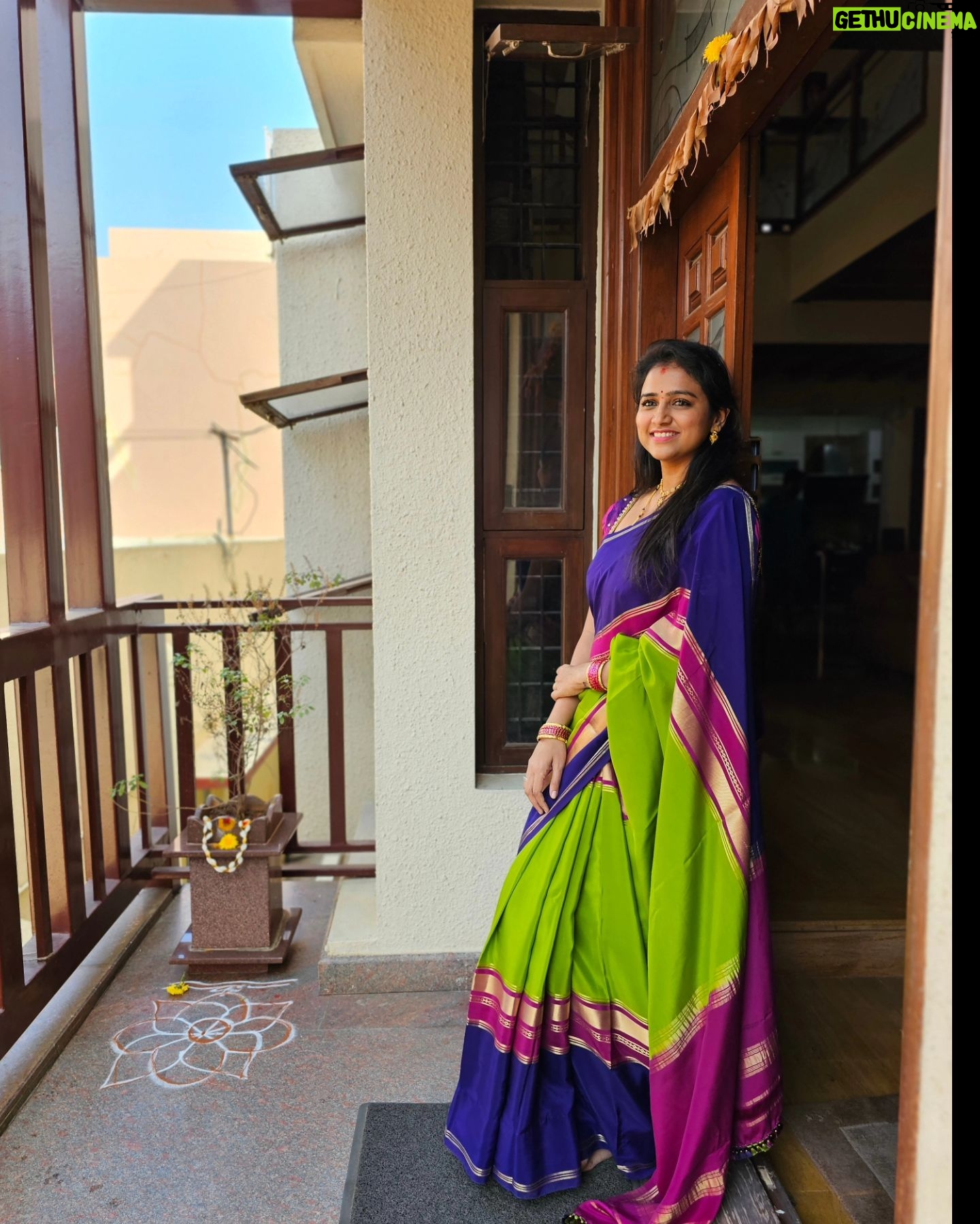 Rashmi Prabhakar - 10.9K Likes - ಸುಗ್ಗಿ ಹಬ್ಬ ✨️
ಈ ಸುಗ್ಗಿಯ ಹಬ್ಬ ಎಲ್ಲರ ಬಾಳಲ್ಲಿ ಸಂತಸ, ಸಾಮರಸ್ಯ, ಸಮೃದ್ಧಿ ಮತ್ತು ಆರೋಗ್ಯವನ್ನು ನೀಡಲಿ ಎಂದು ಹಾರೈಸುತ್ತೇನೆ. ನಿಮಗೂ ಮತ್ತು ನಿಮ್ಮ ಕುಟುಂಬದವರಿಗೂ ಸಂಕ್ರಾಂತಿ ಹಬ್ಬದ ಶುಭಾಶಯಗಳು😊
Happy Pongal / sankranti
PS : My First ever Mysore silk Saree ❤️
#festival #sankranti #mysoresilksaree