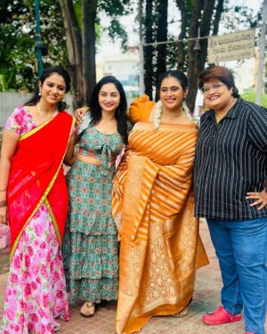Rashmi Prabhakar Instagram - Super Queen mini reunion at Mahanati ❤️🥰 
@rashmiprabhakar_official @thenameis_remo @rajiniiofficial was so good to catch up after long! 🥰