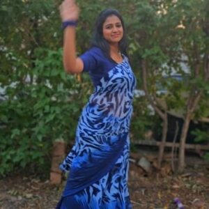 Rashmi Prabhakar Instagram - Mukunda saree series ❤️

Saree @sewin_style_boutique 
Choreography  @infinitydancecrew_idc

#rashmiprabhakar #krishnamukundamurari
 #mukundasarees #sareereels #sareelove