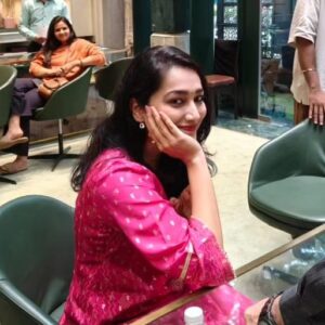 Rashmi Rajput Instagram - Laughter and diamond ki khushi in(reel) 😛
Picture credit - @shruti_narayann😘

.

.

.

#ring #diamond #byn
