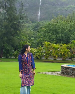 Rashmi Rajput Instagram - Peace begins with a smile 🌸

.
.
#peace #yoga #arhaticyoga