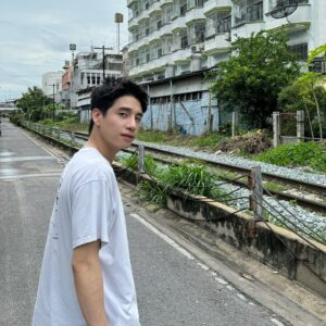 Ratchapat Worrasarn Instagram - เมื่อไหร่ก็ชอบเธอ 🌤️