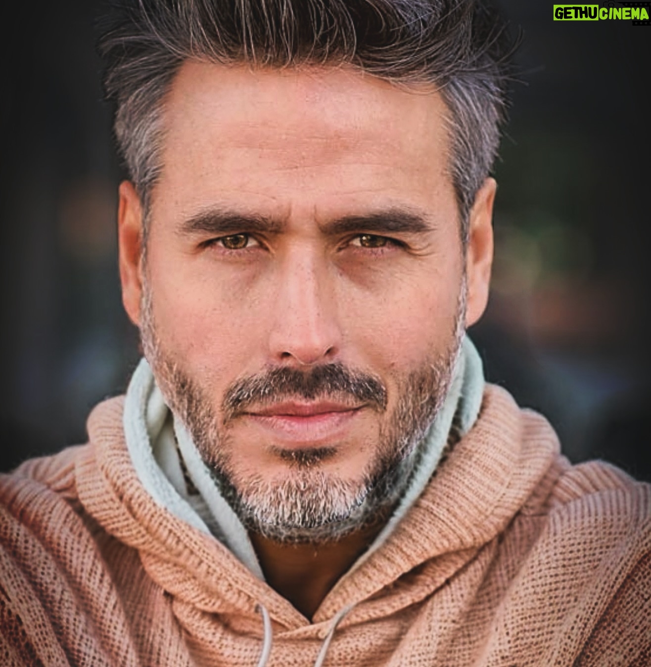 Raúl Olivo - 3 Likes - Mejor así, confundidos. Que no sepan si si, si no, cuando o con quien! #RO
