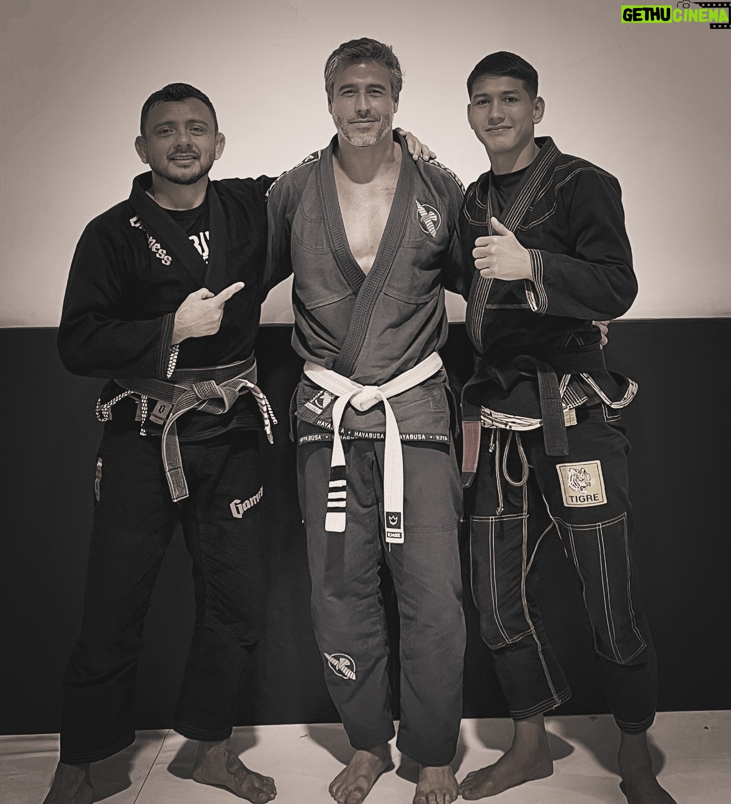 Raúl Olivo - 3 Likes - Seminario de Brazilian Jiu - Jitsu con @carlosholandabjj y @matheus_limabjj finalizado!! ✔️ Gracias a @artesuave_colinasdelosruices que lo hizo posible. 🥋 #bjj #RO