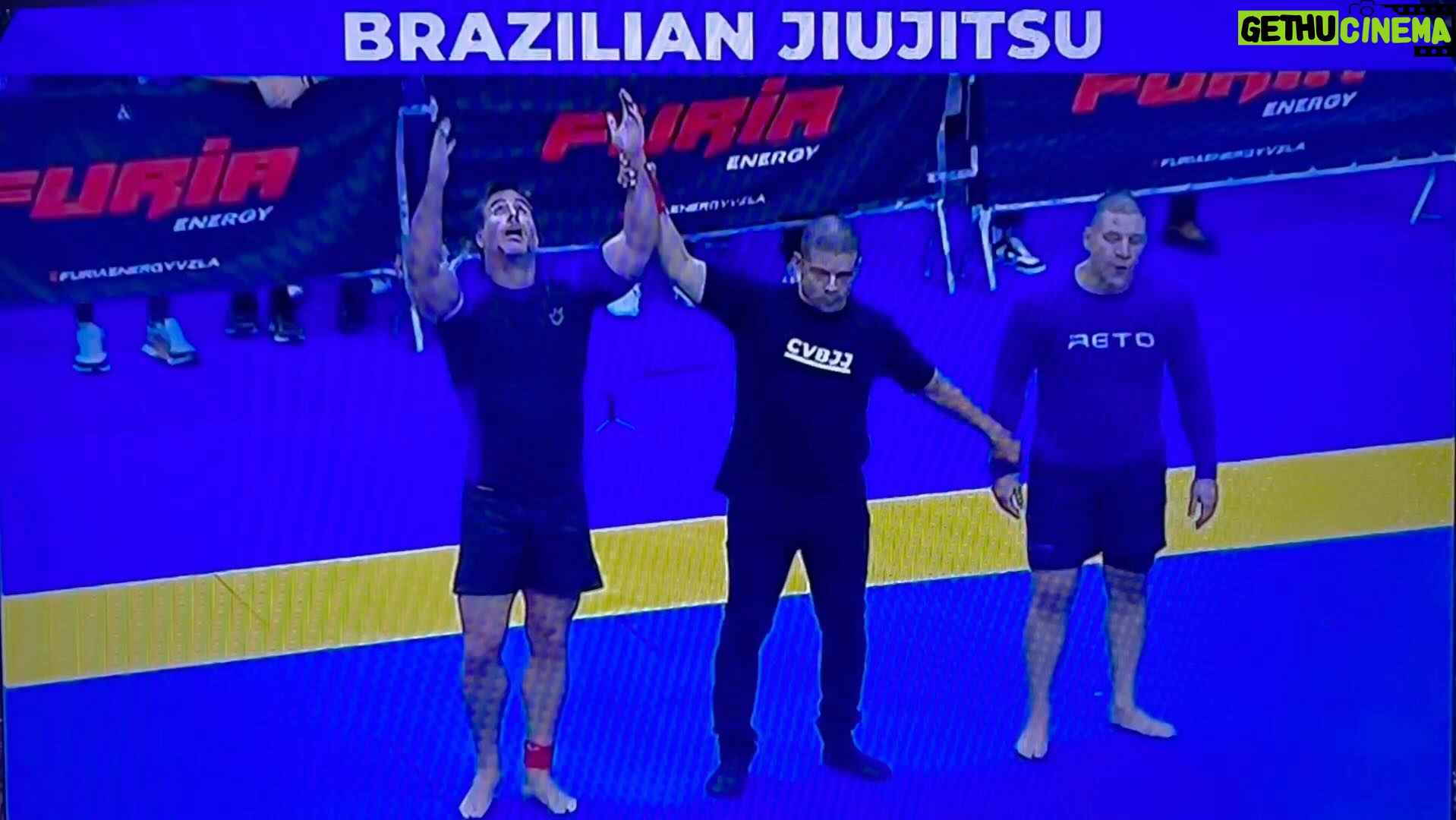 Raúl Olivo - 3 Likes - Don’t let simple failures stop you from winning! Gracias al gran Fenomeno @alejandroparrac_ por esa locución para @furiatv.vzla @academia_artesuave @circuitovenezolanobjj #bjj #RO 🐺