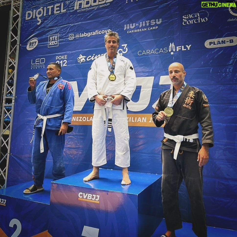 Raúl Olivo - 3 Likes - Podium !!! @circuitovenezolanobjj @academia_artesuave 🥇 🙏🏻 🥋 Absoluto Master. #RO