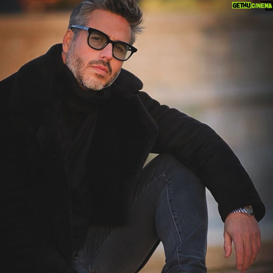 Raúl Olivo - 3 Likes - Whatever comes, let it come. What stays, let it stay. What goes, let it go!! Stop expecting…life becomes much easier. #RO