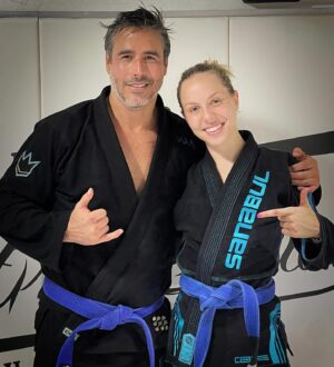 Raúl Olivo Instagram - Siguiendo el camino!  Gracias @academia_artesuave y a cada uno del team. Alumno siempre!! De todos he aprendido mucho, en cada rola, en cada competencia, casa victoria y cada “derrota” [ aprendizaje ]. Gracias BJJ por ser la via de escape de tanto!! Oss!! 🥋 #RO 🐺