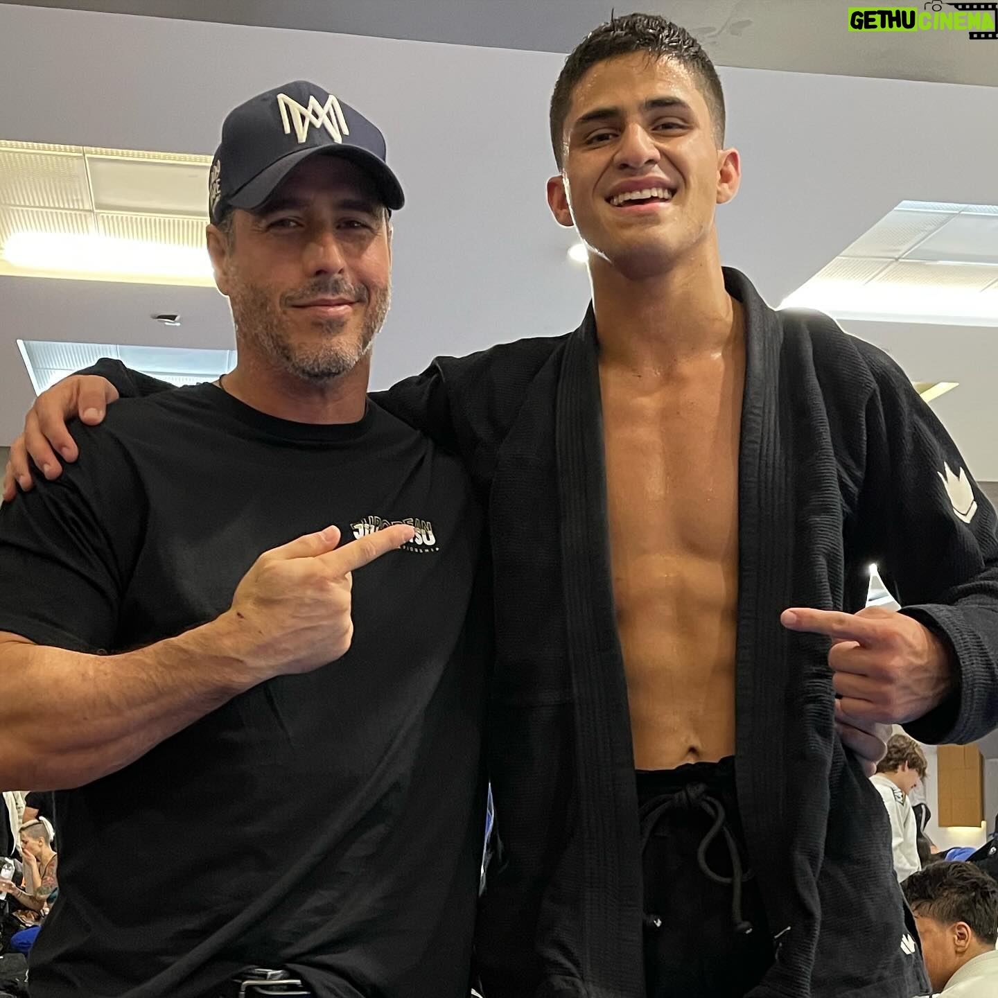 Raúl Olivo - 3 Likes - A R T E S U A V E @academia_artesuave @artesuave_colinasdelosruices @artesuavelacastellana representando a Venezuela 🇻🇪 en el Campeonato Europeo de Jiu-Jitsu @ibjjf en Paris, Francia 2024. #RO