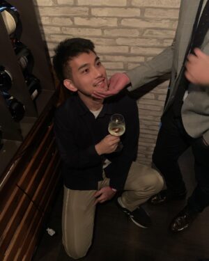 Ray Lin Instagram - 再次獻上派對角落生物
#角落生物 #bar #party
感謝國哥的邀約 @mincentyeh 
.
.
.
謝謝所有我登出後幫我的人
這次太開心不小心登出