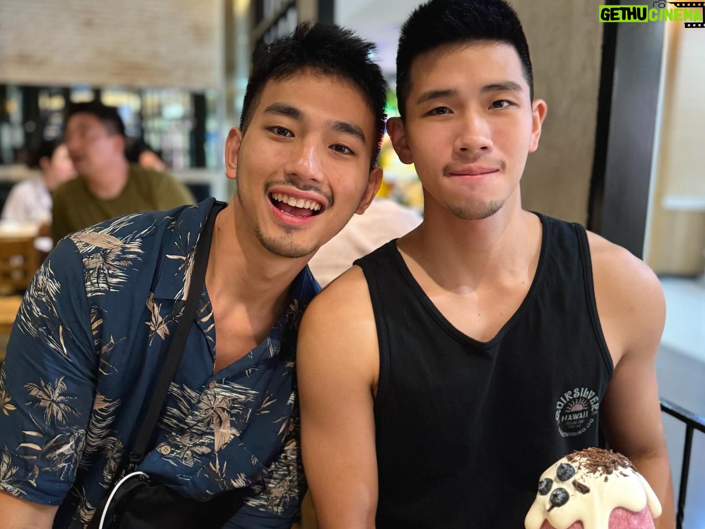 Ray Lin - 2.4K Likes - 奇妙又魔幻的曼谷之旅 這趟見到你是最開心的事了
#泰國
#曼谷
#潑水節
#songkran
#thailandtravel