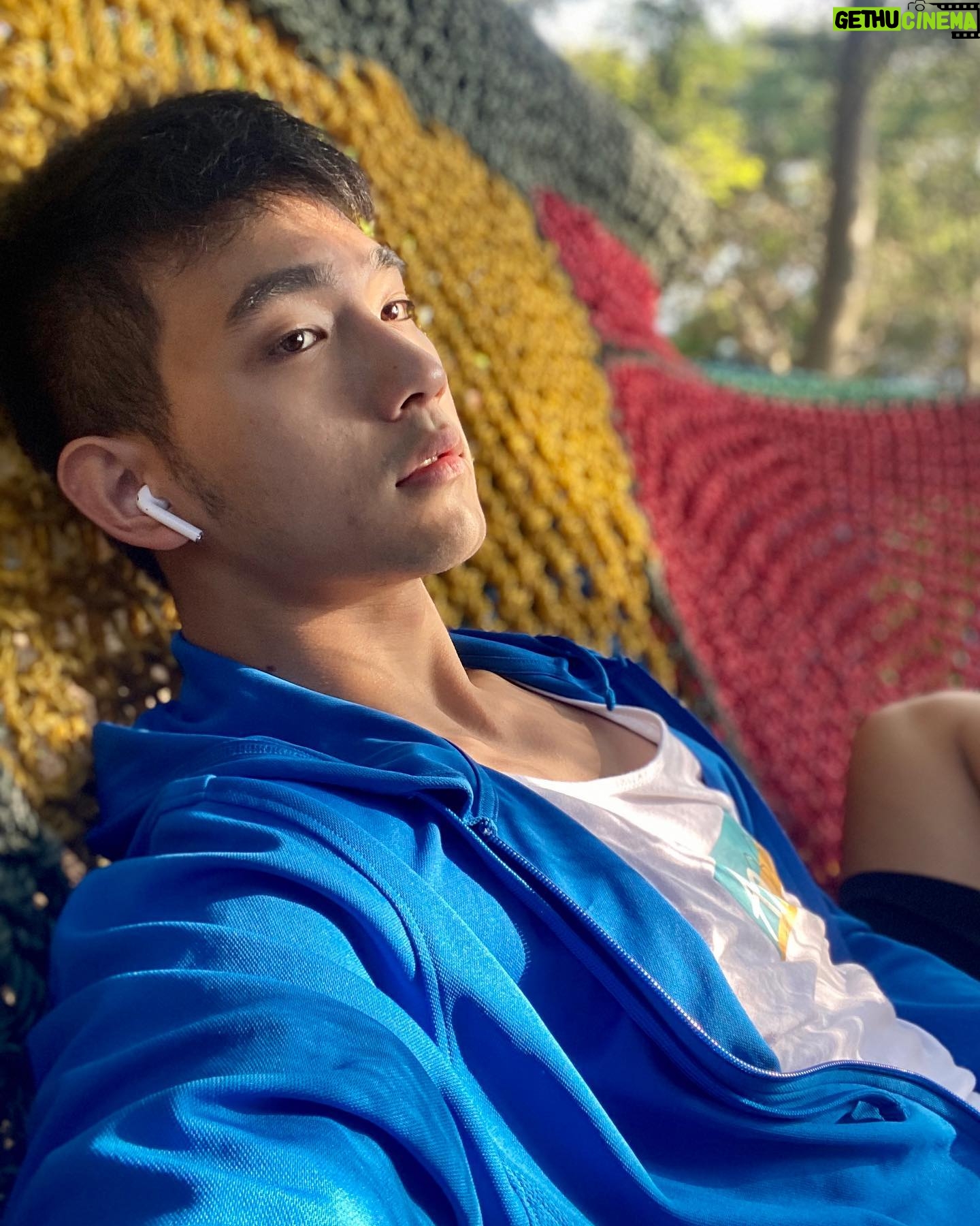 Ray Lin - 8.7K Likes - 奇怪 怎麼感覺這裡網美很少🌈
😂😂😂一定是中原學生都臭宅
#彩虹 #彩虹吊床 #吊床 #網美景點
快幫中原分享一下 #中原大學
