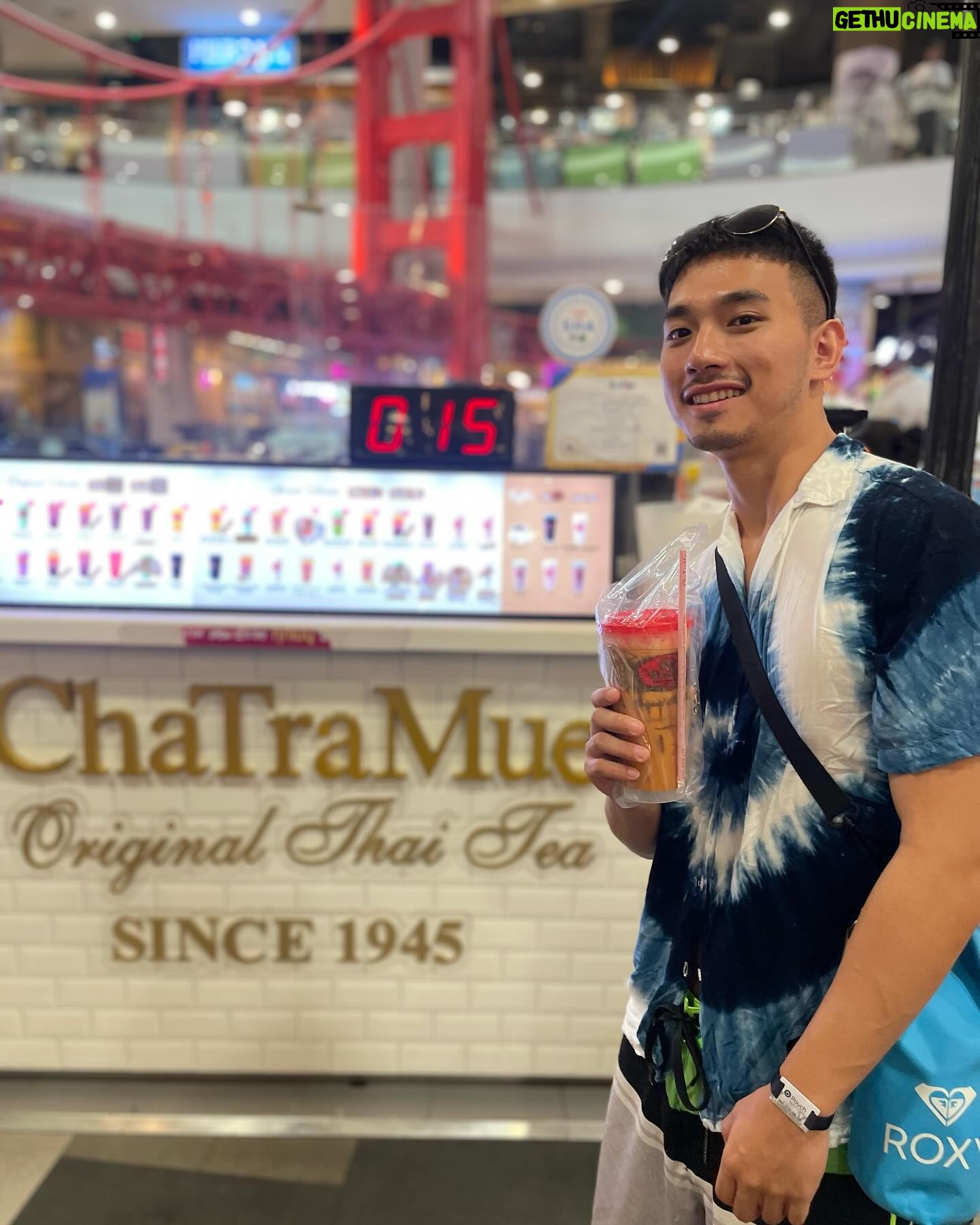 Ray Lin - 1.3K Likes - 泰國觀光客🇹🇭