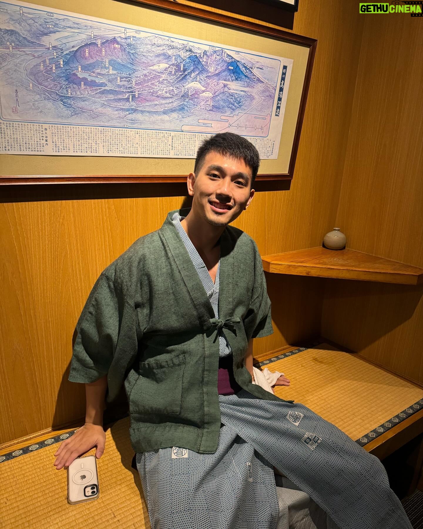 Ray Lin - 5.6K Likes - 🇯🇵👘♨️🧖🏻
深度體驗日本衣服
.
.
喜歡點喜歡❤️
.
.
再發下去
帳號會不會ban不見
追蹤 @ray0601._