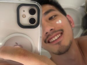Ray Lin Instagram - 來到澳洲半年 🦘
也剛好是我生日剛過生日 🎂
.
放一下這半年來的一些照片
.
澳洲的這趟旅程，
我體驗到了不同的生活與文化，
英文不算突飛猛進但至少足夠在這裡生活。
也算是有達到我的目的。
.
感謝所有看到這裡的朋友，
在現代還願意這樣慢慢閱讀我的筆記。
謝謝你們願意參與我的人生🙏