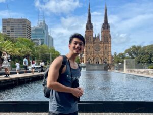 Ray Lin Instagram - 來到澳洲半年 🦘
也剛好是我生日剛過生日 🎂
.
放一下這半年來的一些照片
.
澳洲的這趟旅程，
我體驗到了不同的生活與文化，
英文不算突飛猛進但至少足夠在這裡生活。
也算是有達到我的目的。
.
感謝所有看到這裡的朋友，
在現代還願意這樣慢慢閱讀我的筆記。
謝謝你們願意參與我的人生🙏