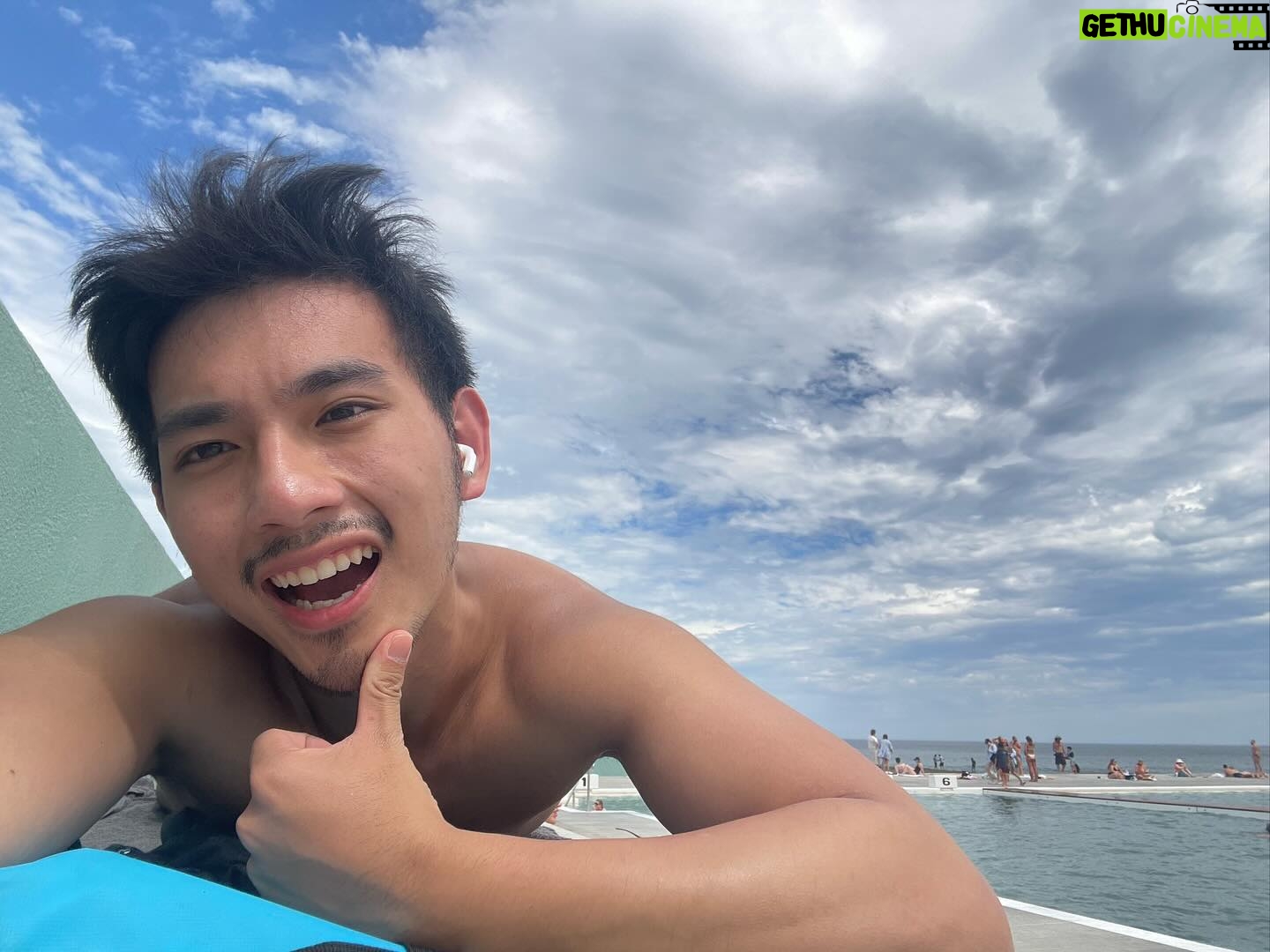 Ray Lin - 1.2K Likes - 來到澳洲半年 🦘
也剛好是我生日剛過生日 🎂
.
放一下這半年來的一些照片
.
澳洲的這趟旅程,
我體驗到了不同的生活與文化,
英文不算突飛猛進但至少足夠在這裡生活。
也算是有達到我的目的。
.
感謝所有看到這裡的朋友,
在現代還願意這樣慢慢閱讀我的筆記。
謝謝你們願意參與我的人生🙏