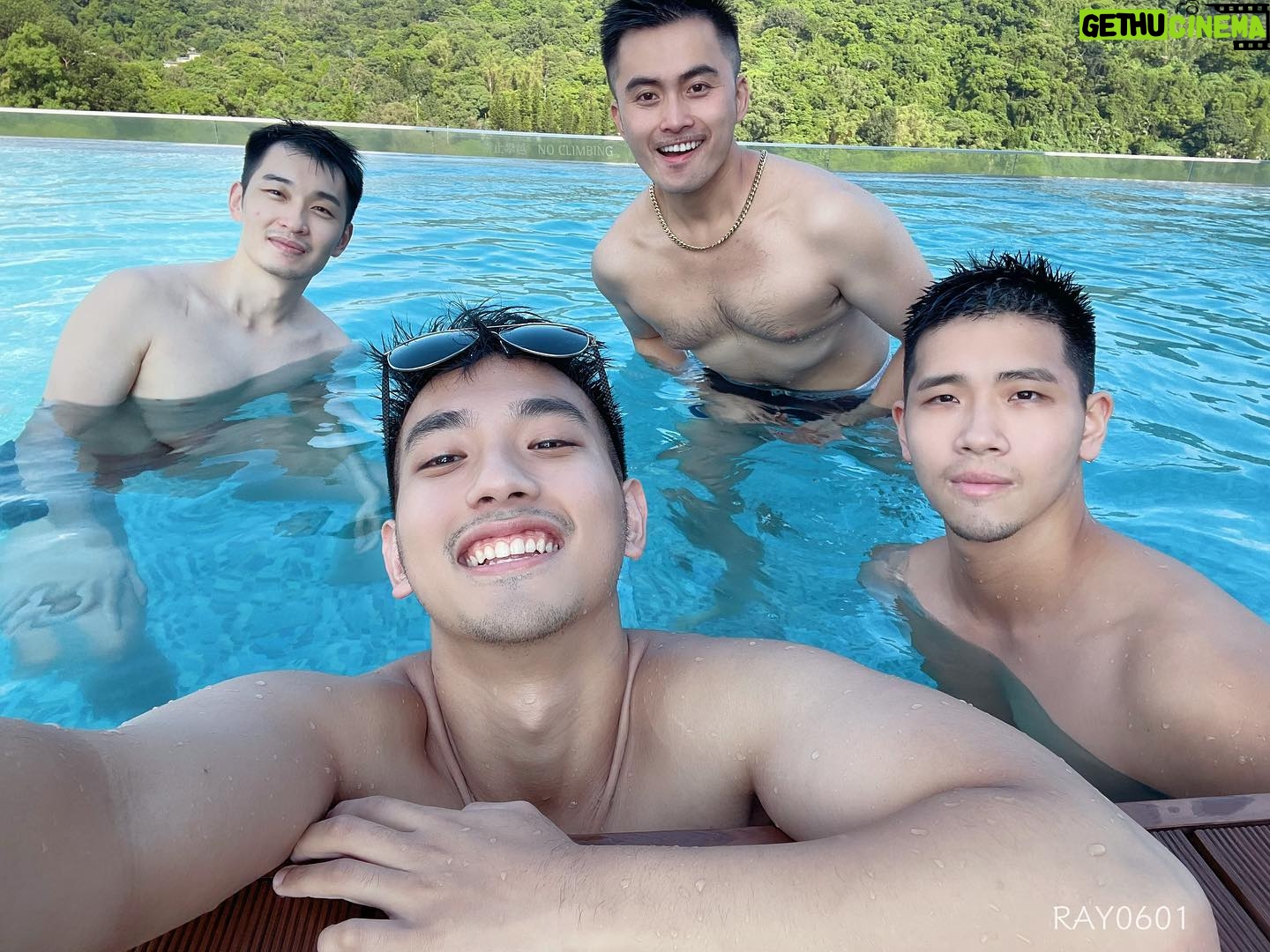 Ray Lin - 1.1K Likes - 無邊際泳池,好友相伴。陽光普照,雨過天晴。🌞🏊♂️ #夏日泳池 #好友時光 #萬麗酒店
#summer
#friendsgetaway
#SunnyDaysWithPals
