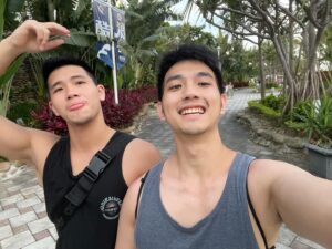 Ray Lin Instagram - 其實我覺得 你笑起來很好看
🌊 🤣